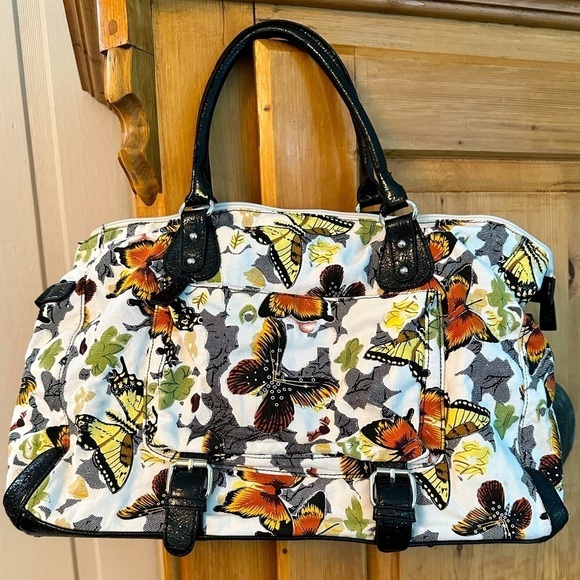 Beautiful Butterfly Overnight Travel Carpet Bag Unique Tapestry Feel - Picture 1 of 11